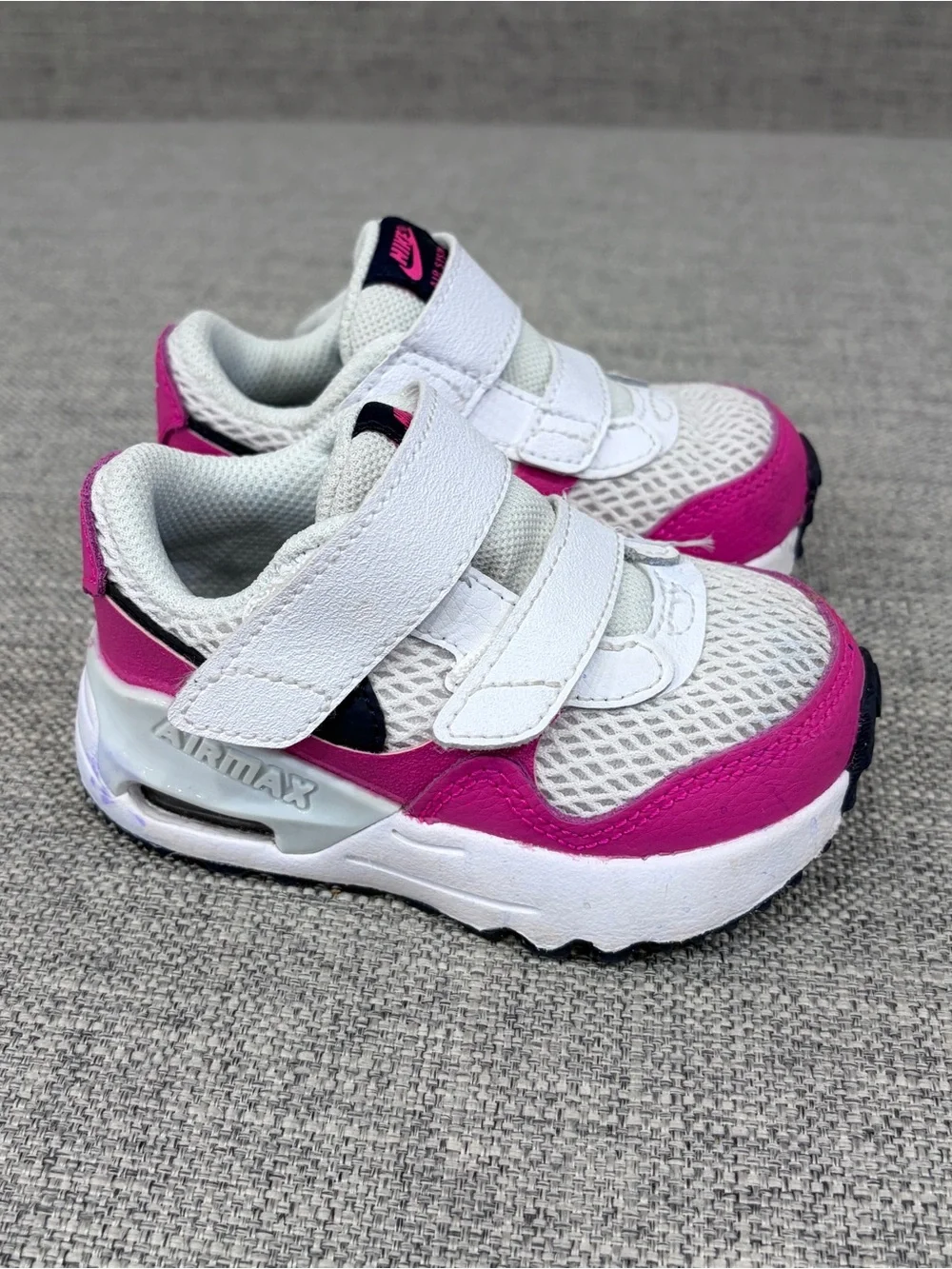 Nike Toddler Air Max SYSTM shoes in White/Fierce Pink size 5C VGUC